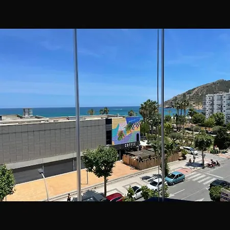 アパート Lovely With Sea Views アルビール